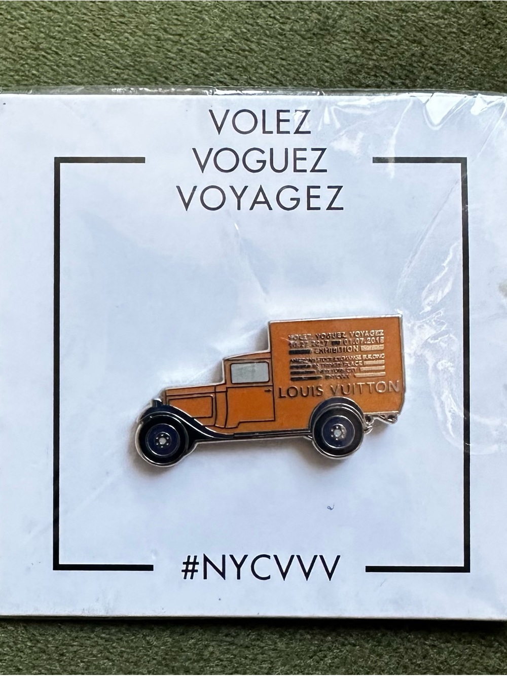 Louis Vuitton Collectors pin Volez Voguez Voyagez